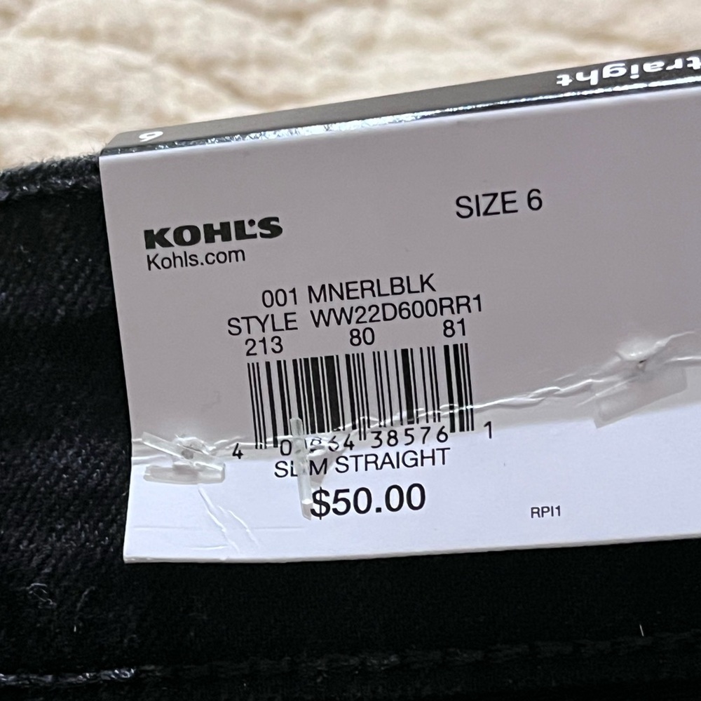 Women's Nine West High Rise Sculpting Straight Jeans. NWT - Picture 6 of 9